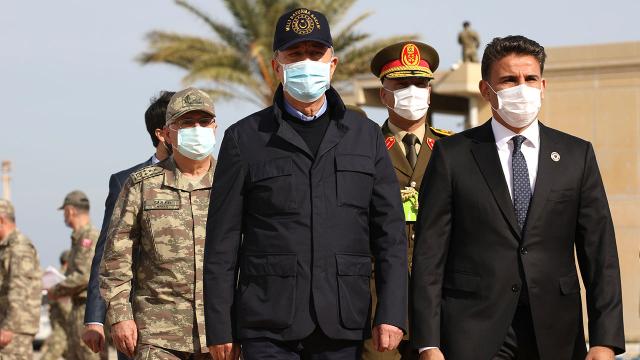 Bakan Akar Libya Savunma Bakanı Nemruş ile görüştü