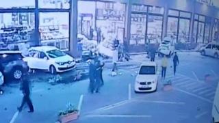 Kocaeli'de otomobil dinlenme tesisine daldı: 1 ölü, 8 yara