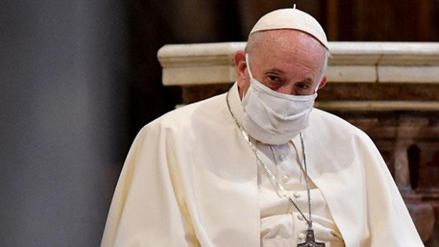 Papa Franciscusa COVID-19 aşısı yapıldı