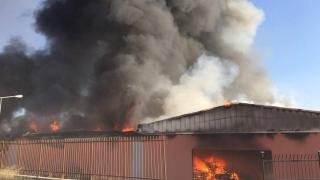 Lojistik deposunda yangın