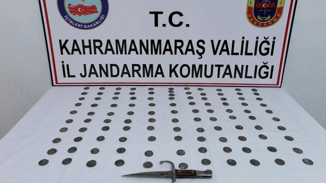 Tarihi eserleri satmak isterken yakalandılar