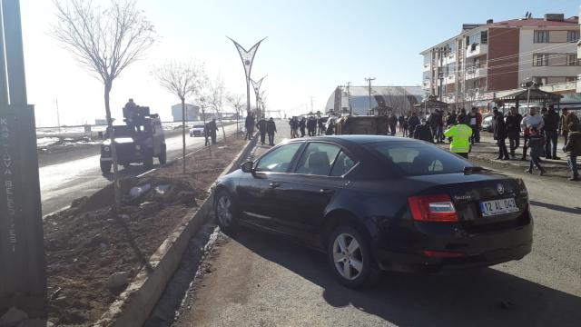 Karlıovada trafik kazası: 2 yaralı