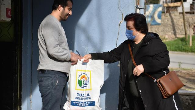 Tuzlada görme engelli vatandaşlara beyaz baston dağıtıldı