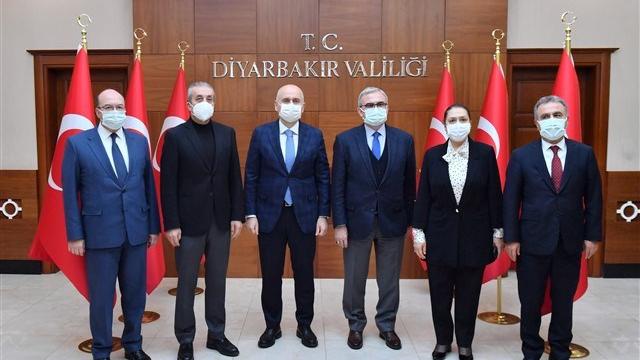 Bakan Karaismailoğlundan Vali Karaloğluna ziyaret