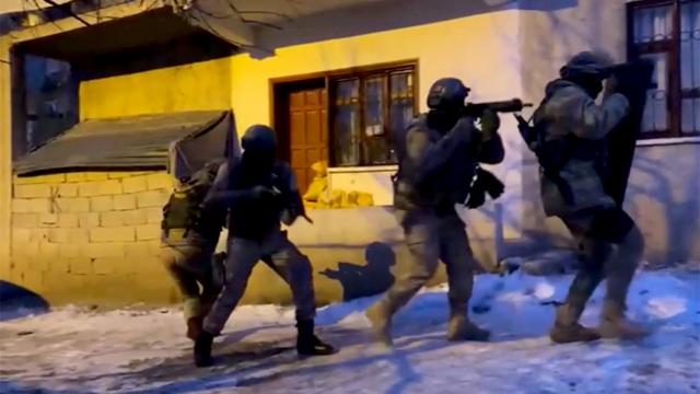 Van merkezli 3 ilde terör operasyonu: 13 gözaltı