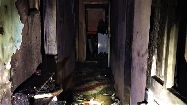 Benzinle sobayı tutuşturdu: Hem kendini hem de evi yaktı
