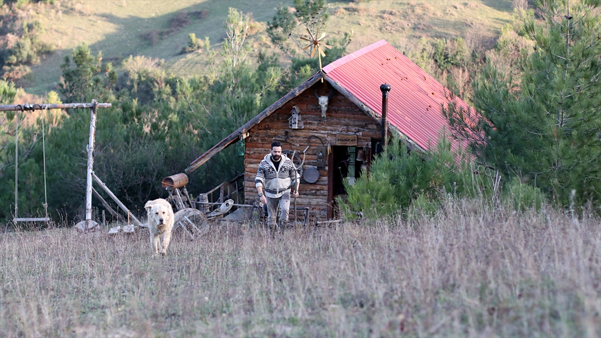 Ceylan, salgın sürecinde insanların izole ve doğal yaşama ilgilerinin arttığını ancak bu yaşamın doğal yaşamı korumak gibi birtakım sorumluluklarının olduğuna da işaret etti.