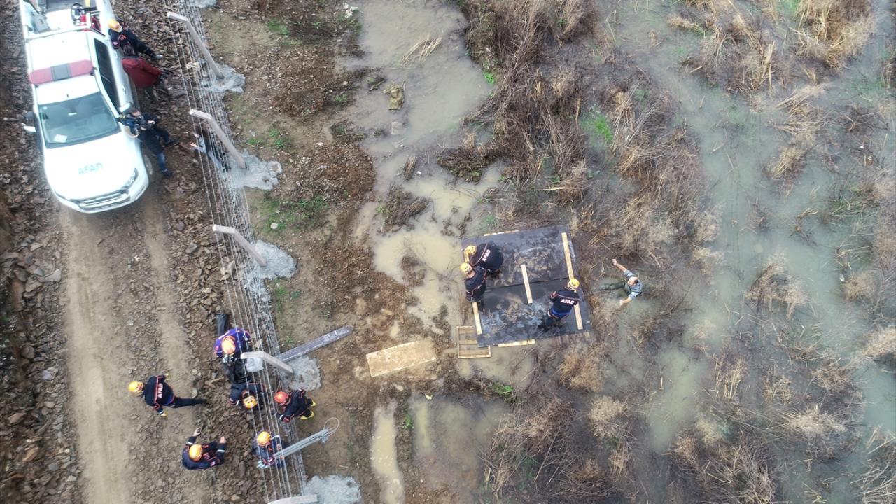 Doğada Arama Kurtarma (DAK) Ekip Amiri Bilal Öztürk, bu sene iki kişinin bataklıkta saplanarak mahsur kaldığını, daha sonra ekipler tarafından kurtarıldığını söyledi.