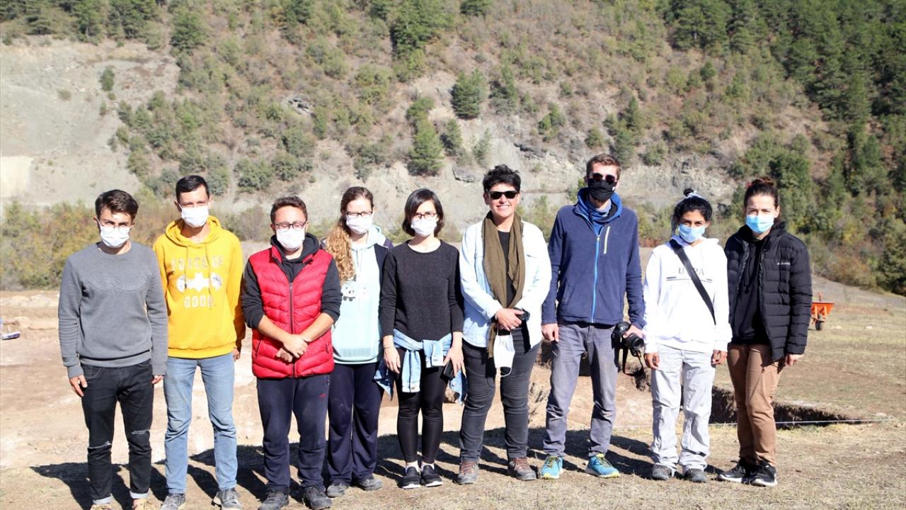 İlçenin Kahin Tepe mevkisinde 3 yıl önce başlayan kazı çalışmaları, Kültür ve Turizm Bakanlığı Kastamonu Müze Müdürlüğü başkanlığında devam ediyor.