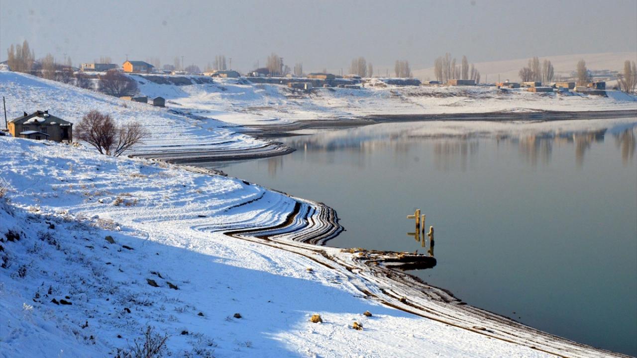 Meteoroloji 14. Bölge Müdürlüğünden yapılan açıklamaya göre, bölge genelinde havanın az bulutlu ve açık olması bekleniyor.