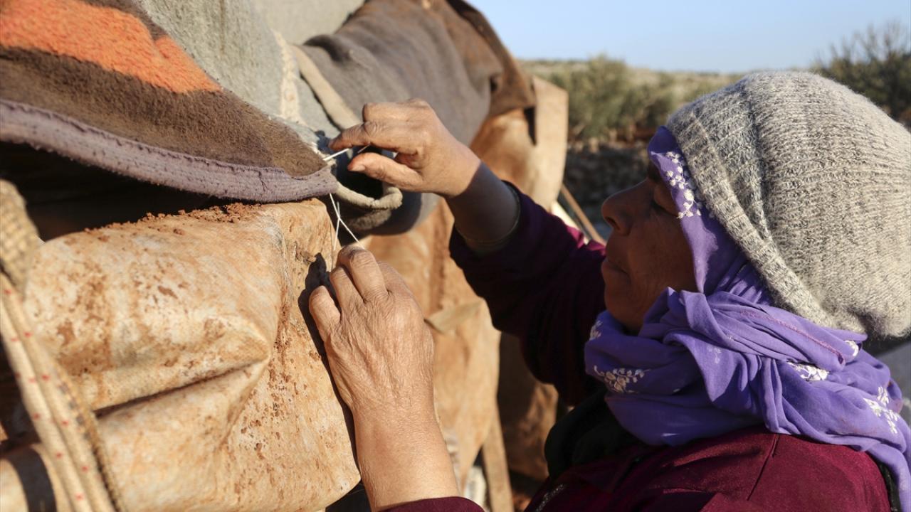 Son derece dayanıksız olan çadırlar çetin kış şartlarında soğuk ve yağmura karşı dayanıksız hale geliyor.