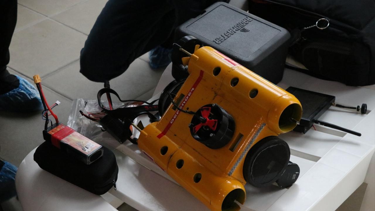 İnsan gücünün yetersiz kaldığı bölgelerde, insanların yardımına bu robotların koştuğunu anlatan Uyanık, şunları kaydetti: