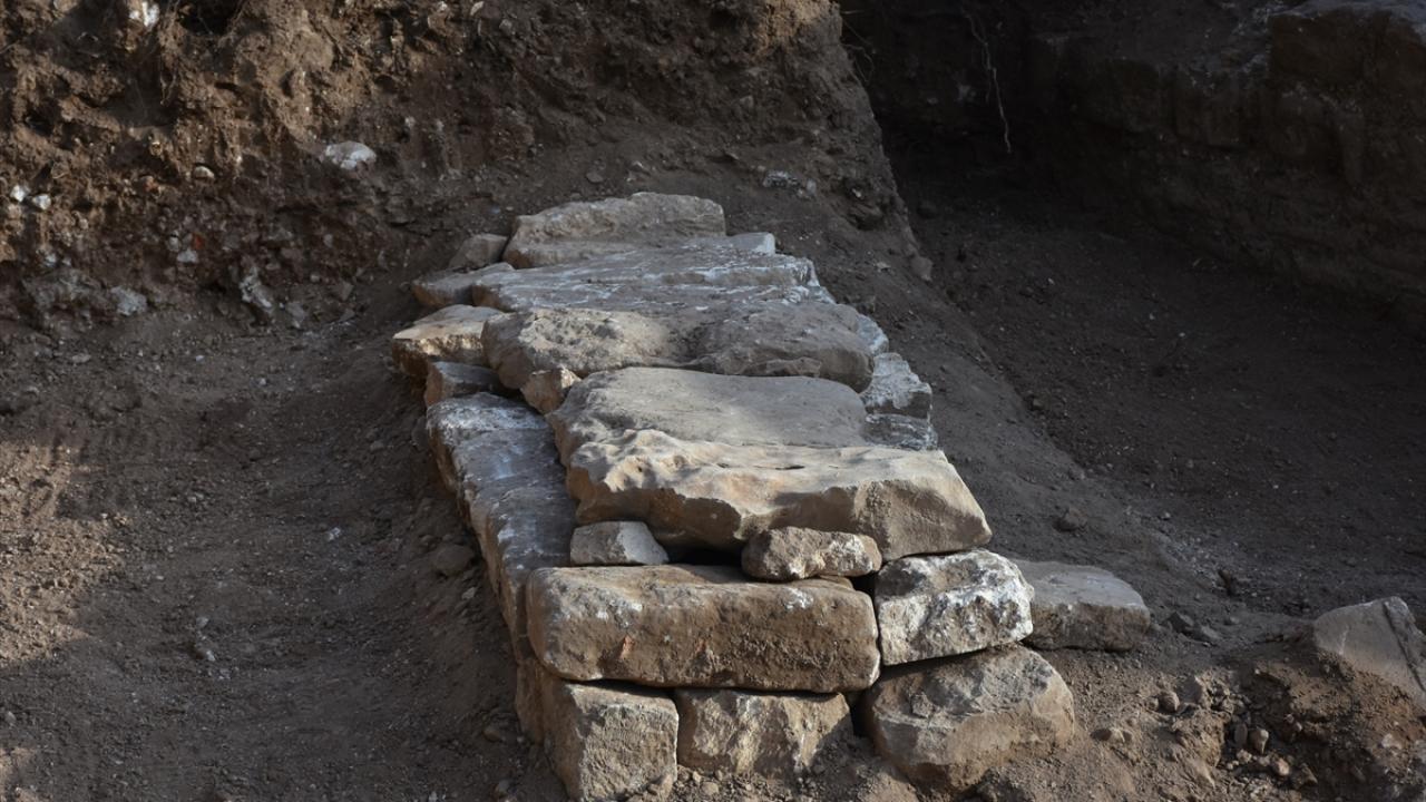 Prof. Dr. İrfan Yıldız ise Silvan`ın tarihi önemine değindi.