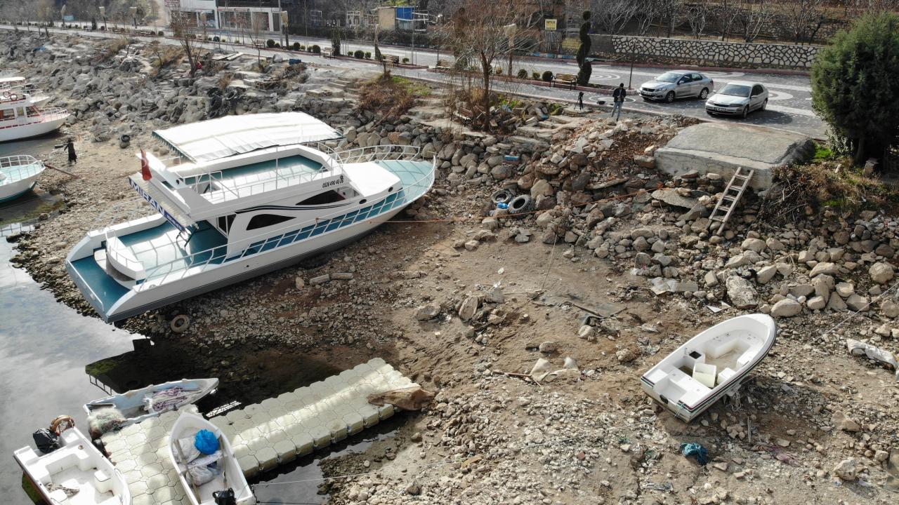 Diyarbakır`da yağış azlığı ürkütücü boyuta ulaşmaya başladı.