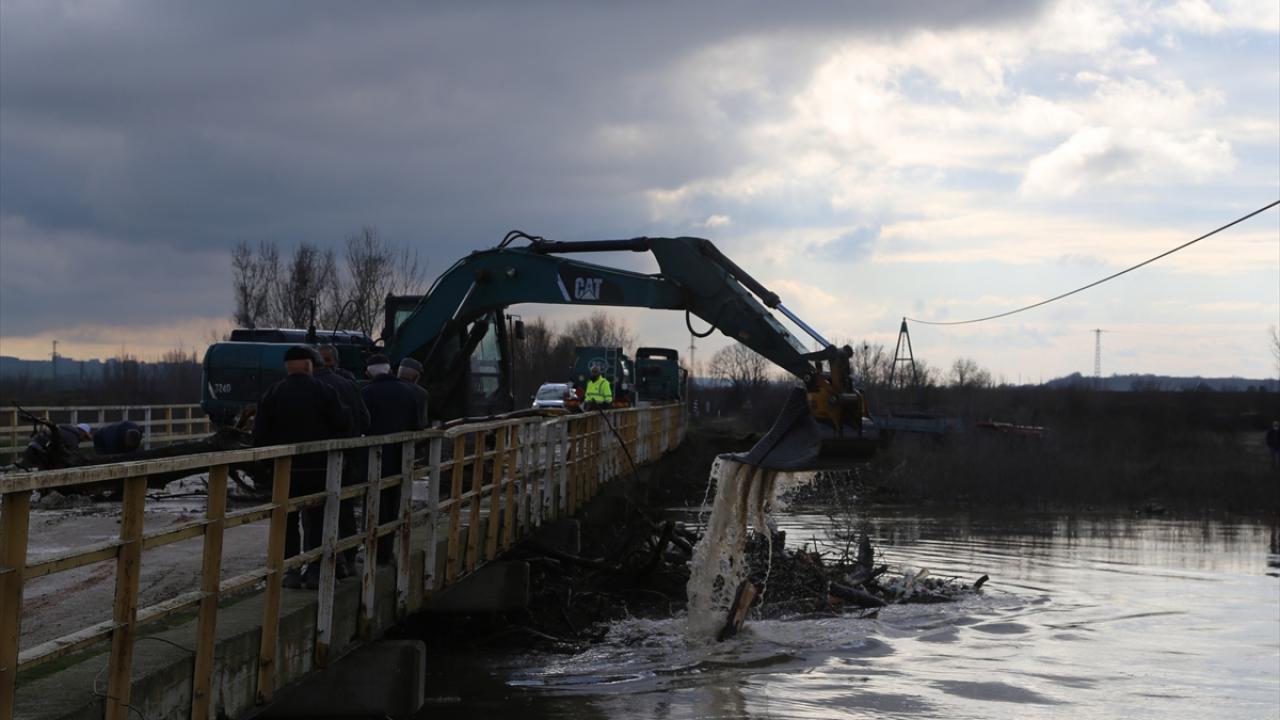 Köy sakinlerinden İsmail Çekiç, yaptığı açıklamada, her taşkın tehdidinde tedirgin olduklarını, bu nedenle Suakacağı Barajı`nın yapılmasının gerekli olduğunu söyledi.