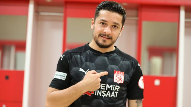 Sivasspor Ahmet Oğuzu kadrosuna kattı