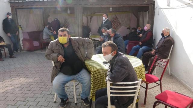 Berberdeki gizli geçidi kullanarak iskambil oynayan kişiler yakalandı