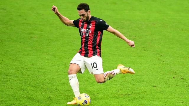 Milan Hakanın golüyle çeyrek finalde