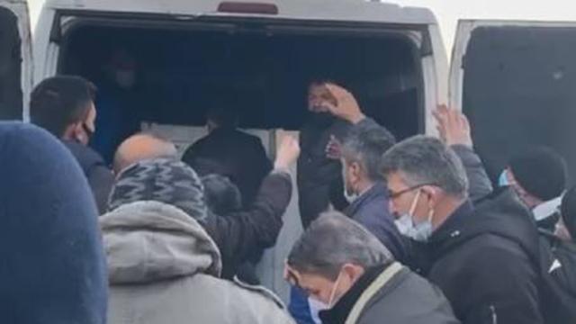 Balıkçı esnafı buzhane hamsi için birbirleriyle yarıştı