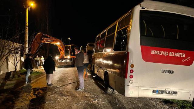 Belediye personelini taşıyan midibüs devrildi: 4 yaralı