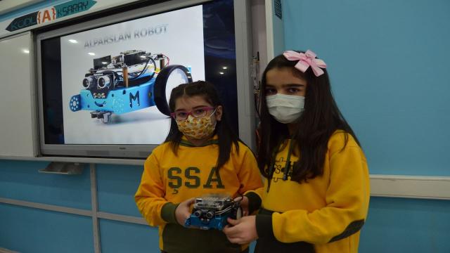 Öğrencilerin robotik kodlama sınıfı hayali gerçek oldu