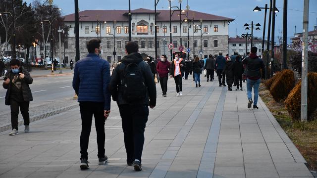 Sivasta 91 yıl sonra bir ilk: Ocakta sıcaklık 18 dereceyi gördü