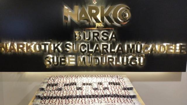 Bursada yeşil reçeteli 11 bin 200 hap ele geçirildi