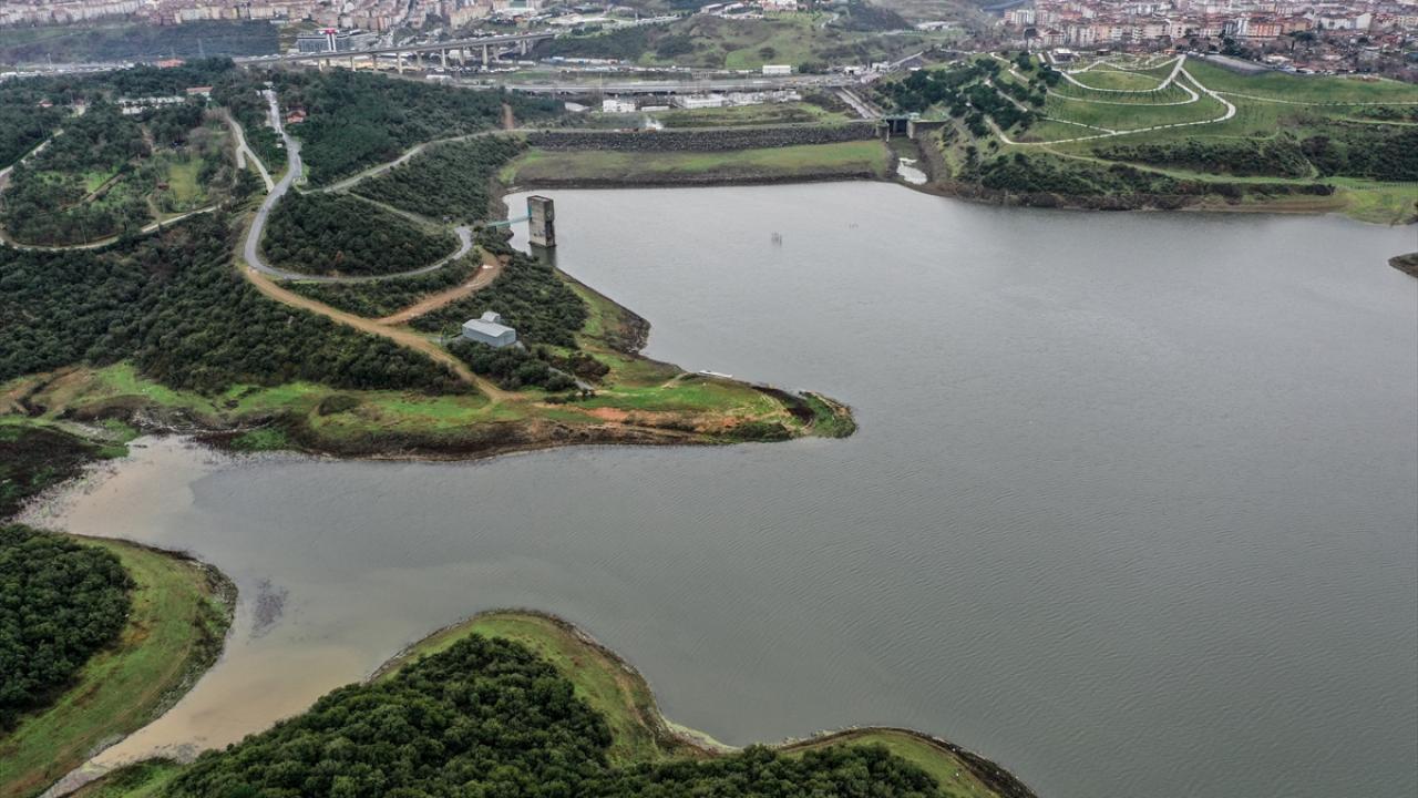 Son yağışlar öncesinde ise su miktarı 166 milyon metreküpe kadar gerilemişti.