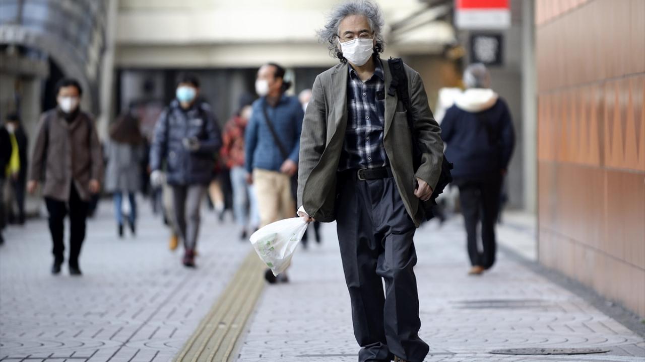 OHAL`in, ülke nüfusunun yaklaşık yarısının yaşadığı söz konusu 11 eyalette 7 Şubat’a kadar sürmesi planlanıyor.