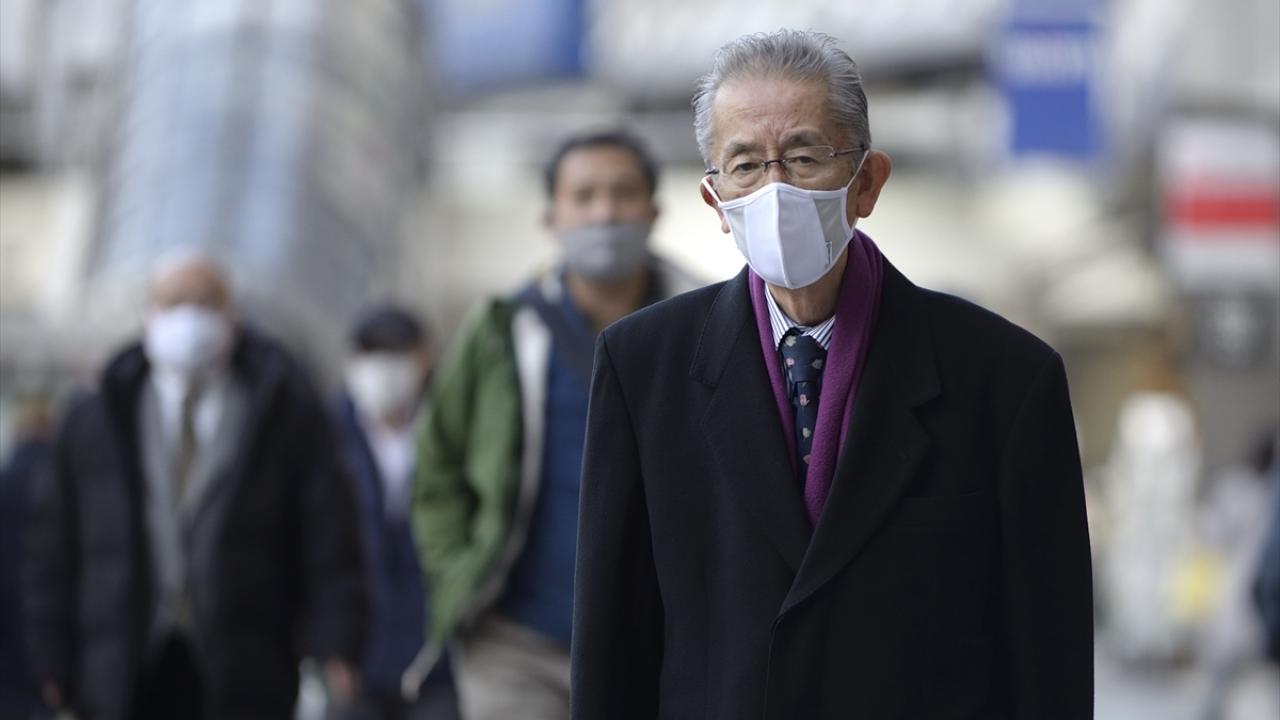 Geçen yıl nisan başında önce 7 bölgede ilan edilen ve 16 Nisan`da tüm ülke genelinde yaygınlaştırılan OHAL, iyileştirilen sağlık şartları dolayısıyla kademeli olarak kaldırılmış, 25 Mayıs`ta ülke genelinde sonlandırılmıştı.