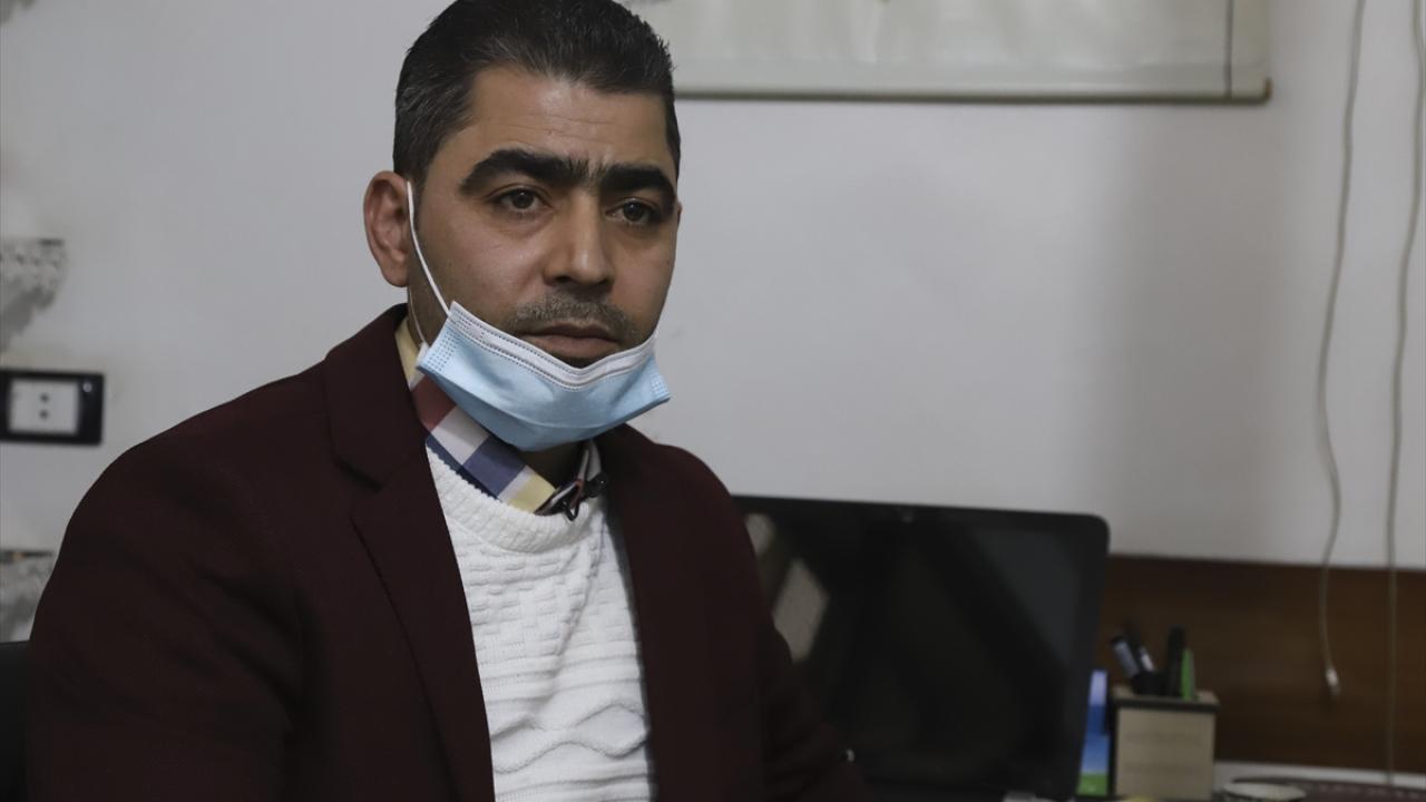 İdlib`de bir hastanede iç hastalıkları uzmanı olarak görev yapan Dr. Usame Ammouri, yaptığı açıklamada, kamplarda ısınmak için kullanılan malzemenin astım, bronşit gibi çeşitli solunum yolu hastalıklarına sebep olduğunu söyledi.