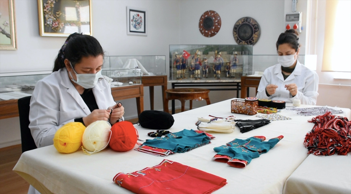 Yeni tip koronavirüs (Covid-19) salgını sürecinde üretmeyi sürdürdüklerini vurgulayan Karakoç, kendisini geliştirmek ve yeni bir hobi kazanmak isteyenlerin Olgunlaşma Enstitüsüne gelebileceğini ifade etti.