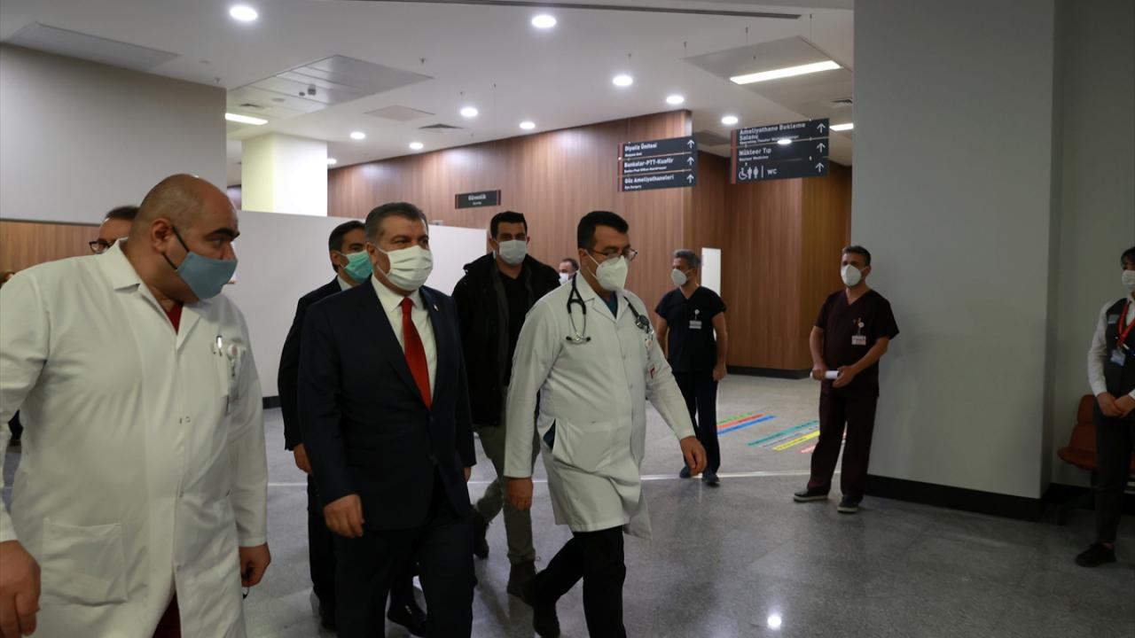 Sağlık Bakanı Fahrettin Koca, Koronavirüs Bilim Kurulu Toplantısı`nın ardından açıklama yaptı. 
