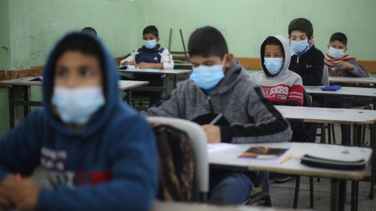 Ülkede, pandeminin başlamasından bu yana toplam pozitif vaka sayısı 149 bini geçerken, 1.658 kişi de virüs nedeniyle hayatını kaybetti.