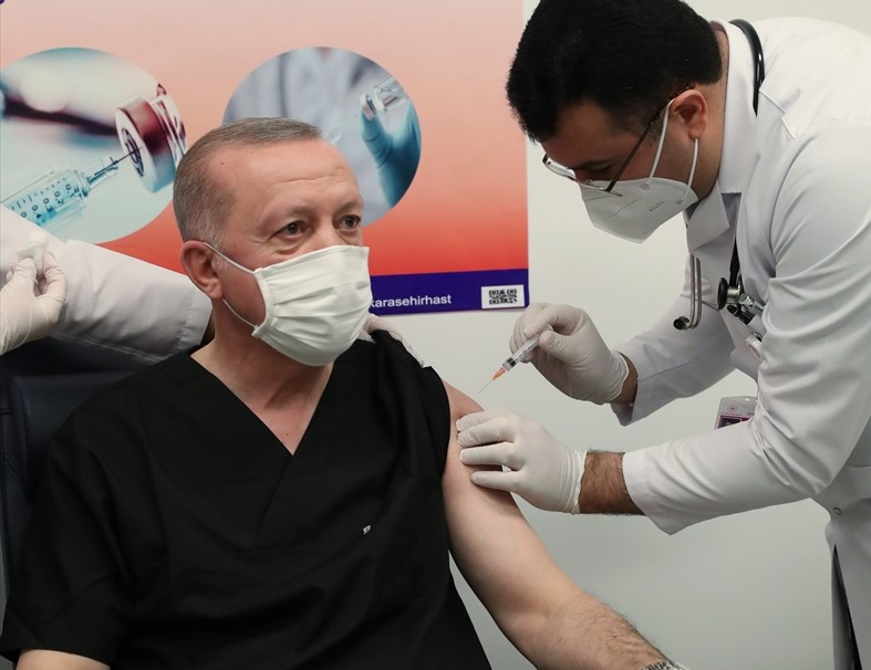 25-30 milyon doz daha COVID-19 aşısı gelecek