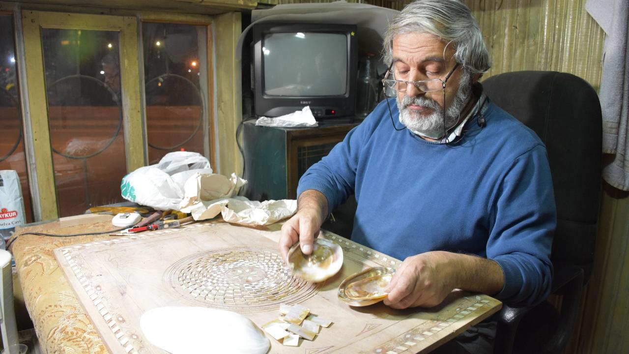 Pala, kamyon şoförlüğünden emekli olduktan sonra da bütün zamanını bu işe ayırmaya başladı.