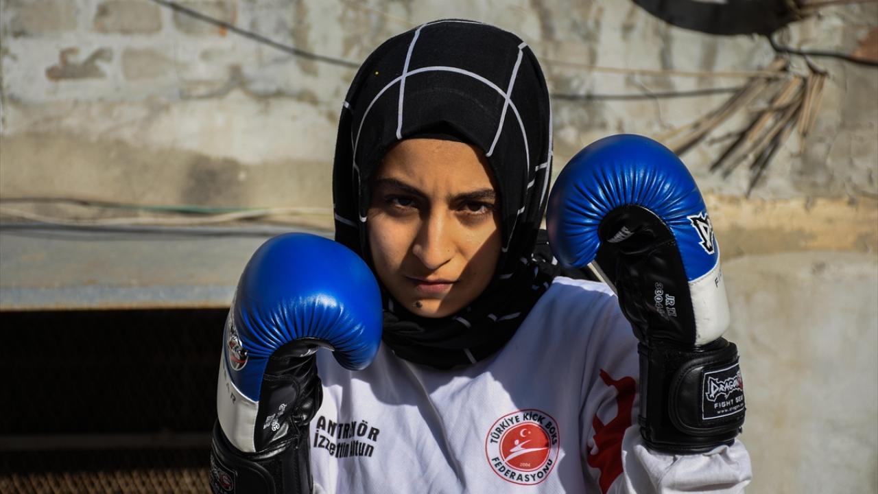 İbanur, hazırlandıkları çeşitli turnuvalarda madalyalar kazanmayı hedeflediklerini sözlerine ekledi.