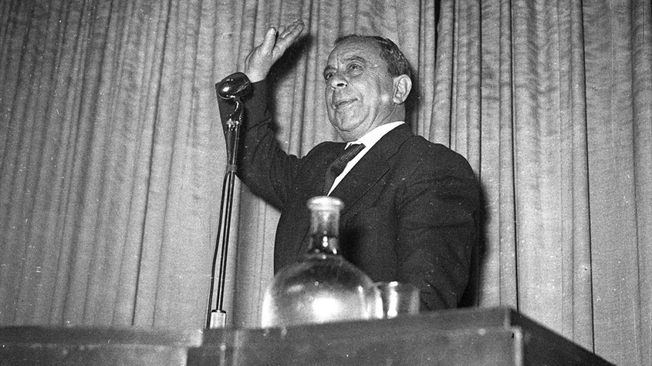 Kıbrıs Türktür Partisi Lideri Küçük, 1958 yılında Ankara`da katıldığı bir konferansta görülüyor. (Arşiv)