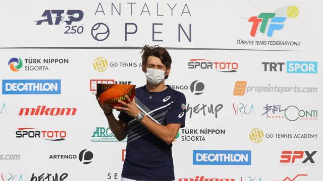 Antalya Açıkta şampiyon Alex de Minaur