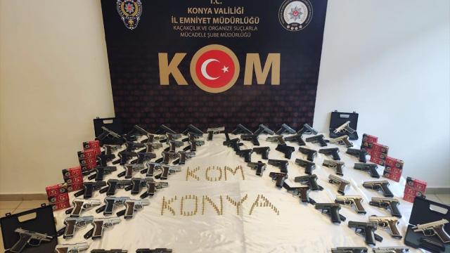 Konyada kaçak silah operasyonu: 73 tabanca ele geçirildi