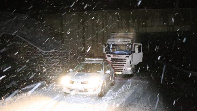 Erzurum ve Erzincanda tipi ulaşımda aksamalara yol açtı