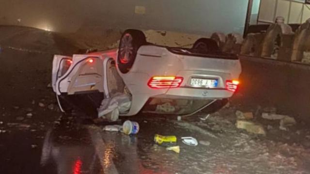 Kontrolden çıkan otomobil takla attı: 1 ölü, 2 yaralı