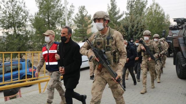 Diyarbakırda PKK operasyonu: 6 kişi tutuklandı