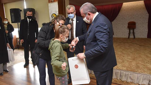 TBMM Başkanı Şentop görme engelli Belinay ile bir araya geldi