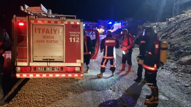 Mersinde tünel inşaatında çıkan yangında dumandan etkilenen 8 işçi hastaneye kaldırıldı