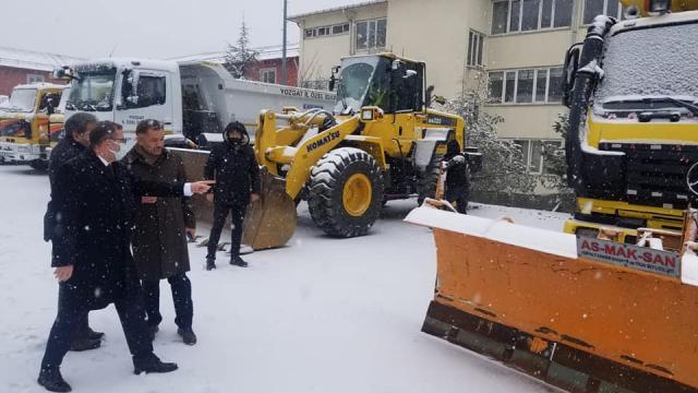 Yozgat Valisi Polat, Özel İdare Makine Parkını ziyaret etti