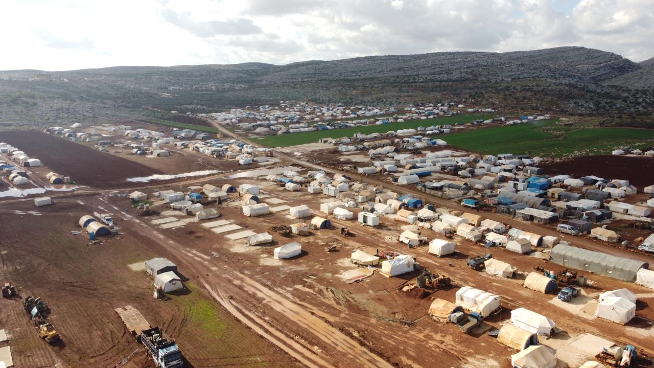 Esed rejiminin saldırılarıyla Serakib ilçesinden göç etmek zorunda kalan Ebu Ahmed,