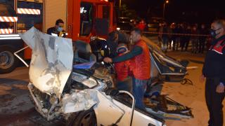 Antalya'da iki otomobil çarpıştı: 3 ölü