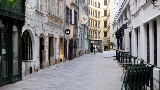 Avusturyada koronavirüs karantinası uzatıldı