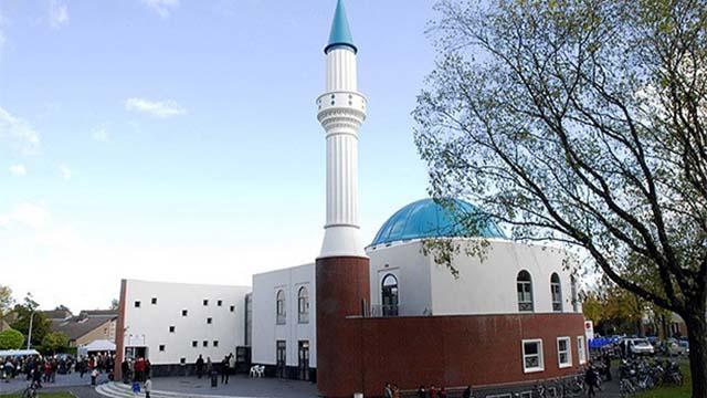 Fransa İçişleri Bakanı: İzlenmesini istediğim 18 camiden 9u kapatıldı